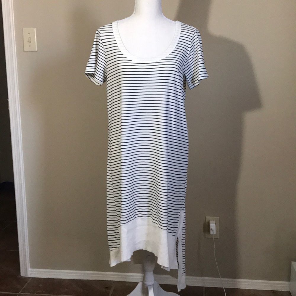 Left of center striped dress‎